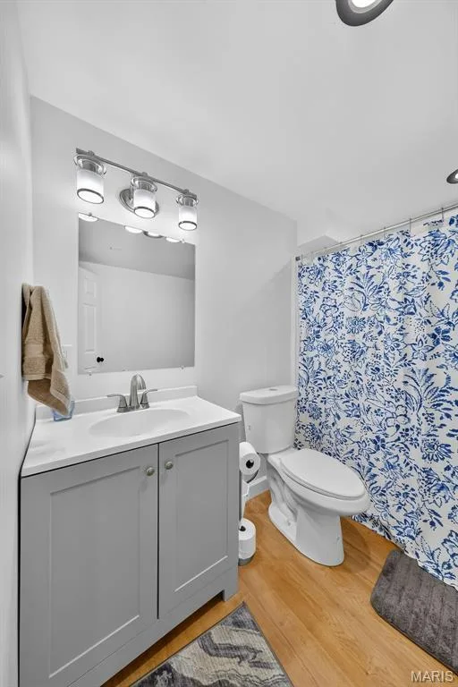 Lower level full bathroom. — 2044 Graystone Drive, St Charles, MO 63303