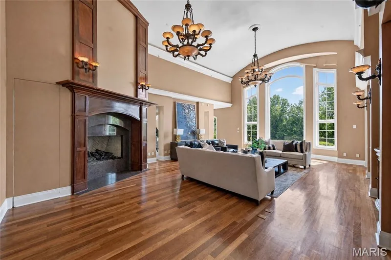 Great room with wet bar — 7 Hillside Court, Wentzville, MO 63385