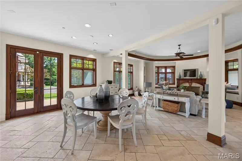 Breakfast area — 7 Hillside Court, Wentzville, MO 63385