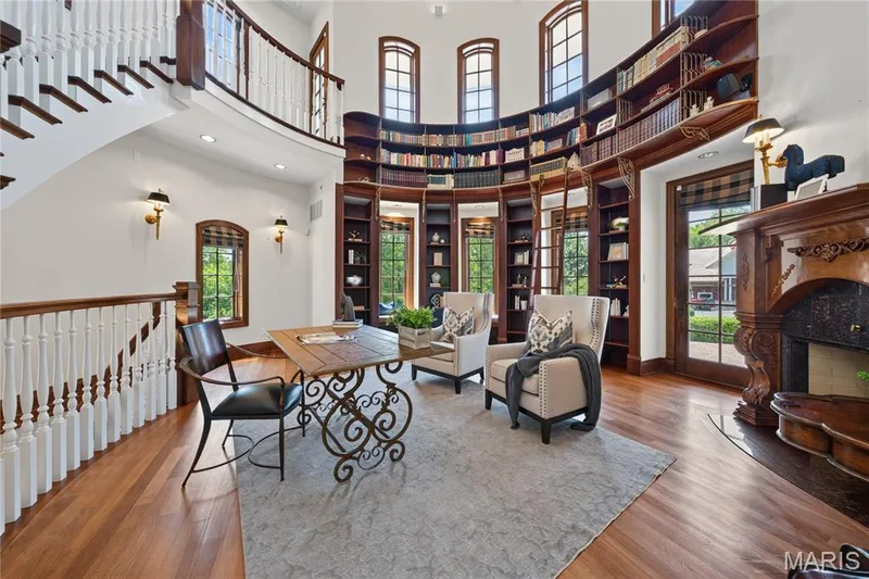 Two story libary/studio — 7 Hillside Court, Wentzville, MO 63385