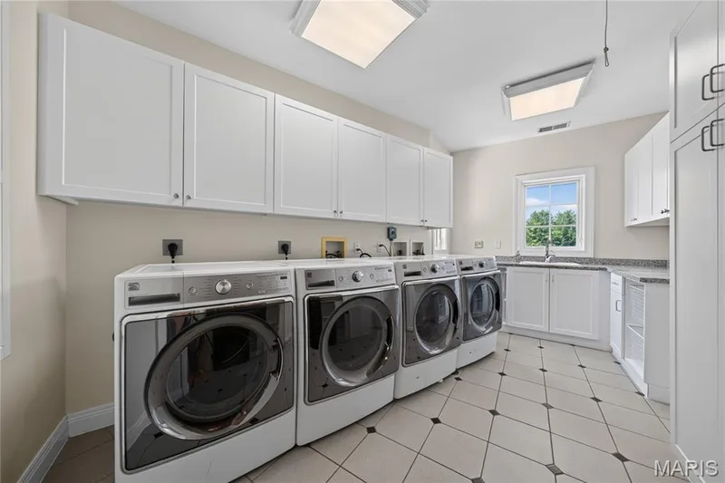Second floor laundry — 7 Hillside Court, Wentzville, MO 63385