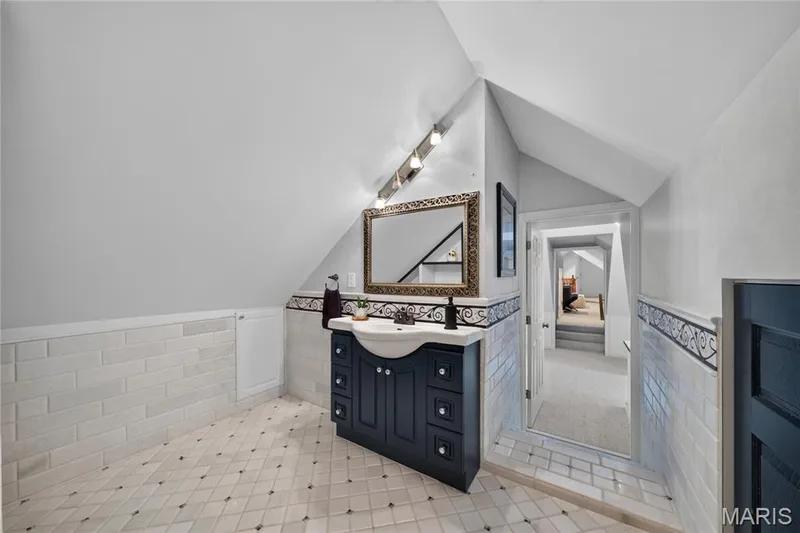 Princess tower bathroom — 7 Hillside Court, Wentzville, MO 63385
