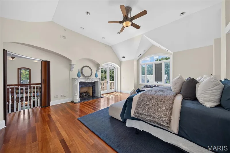 Upper level primary luxury suite — 7 Hillside Court, Wentzville, MO 63385