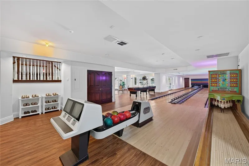 Two lane of bowling alley — 7 Hillside Court, Wentzville, MO 63385