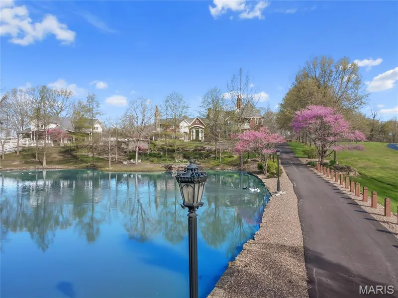Driveway to the house — 7 Hillside Court, Wentzville, MO 63385