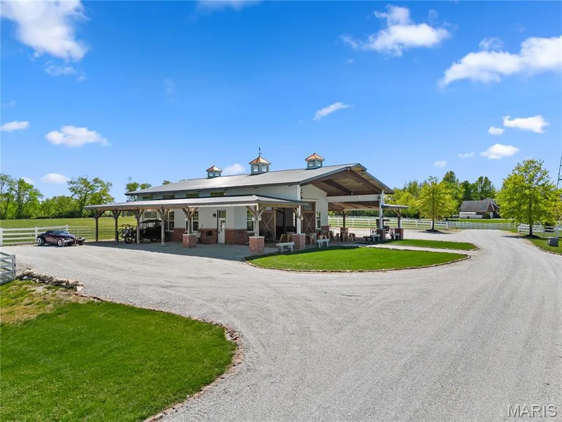 Event center — 7 Hillside Court, Wentzville, MO 63385