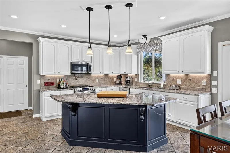 708 Lakeshore Manor Ct Court, Wildwood, MO 63038 — listing photo 20 of 69