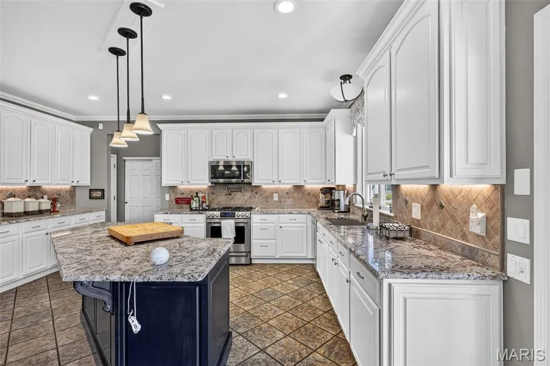 708 Lakeshore Manor Ct Court, Wildwood, MO 63038 — listing photo 21 of 69
