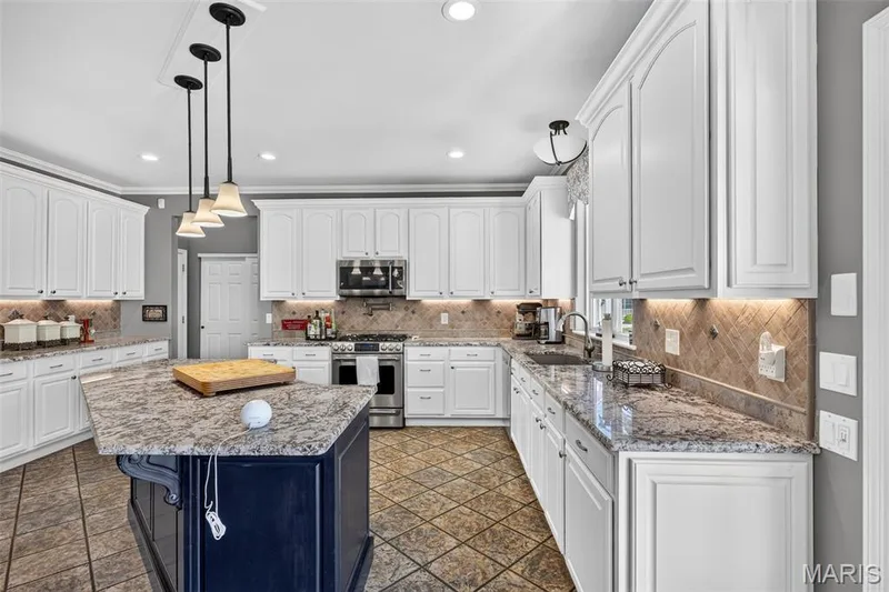708 Lakeshore Manor Ct Court, Wildwood, MO 63038 — listing photo 22 of 69