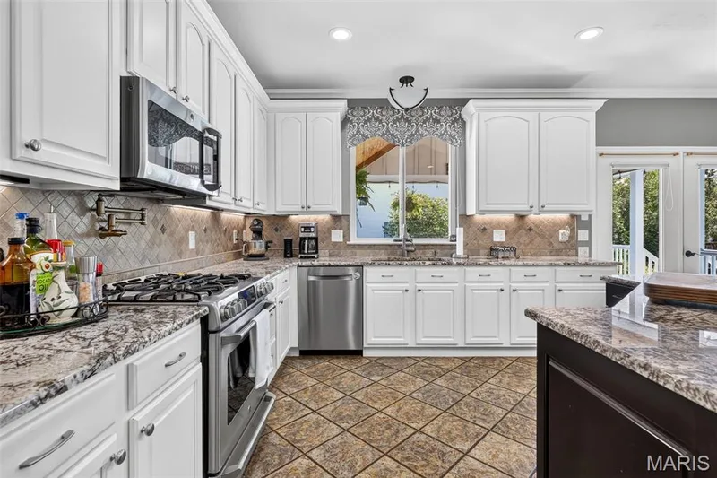 708 Lakeshore Manor Ct Court, Wildwood, MO 63038 — listing photo 26 of 69