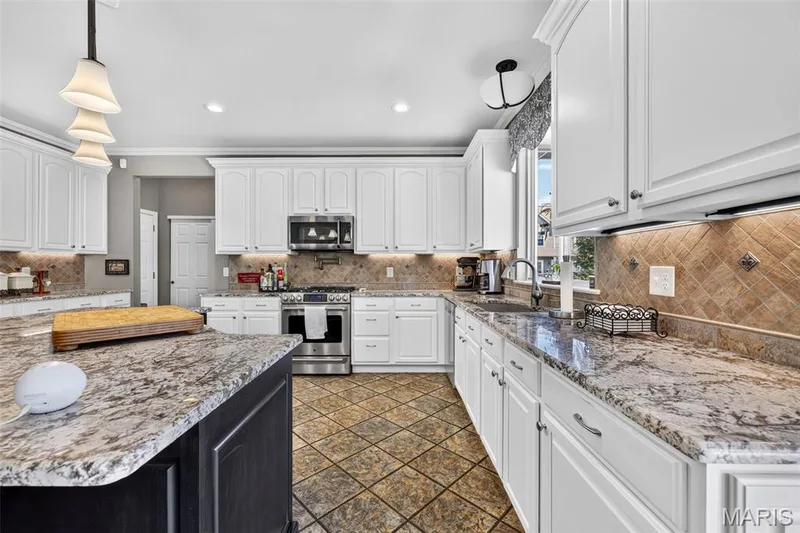 708 Lakeshore Manor Ct Court, Wildwood, MO 63038 — listing photo 28 of 69