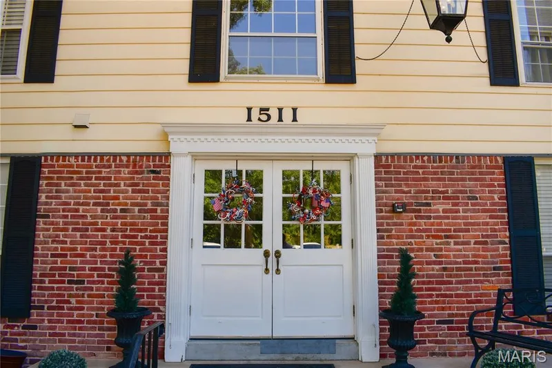 Front door entry — 1511 Hampton Hall Drive #18, Chesterfield, MO 63017