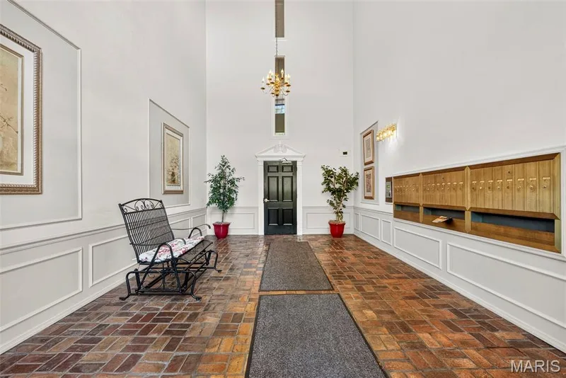 Front entrance with secure entry door and mail boxes — 1511 Hampton Hall Drive #18, Chesterfield, MO 63017