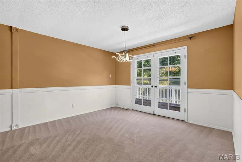 Dining area with access to private deck — 1511 Hampton Hall Drive #18, Chesterfield, MO 63017