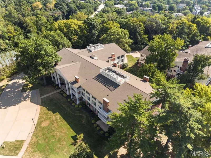 1511 Hampton Hall Drive #18, Chesterfield, MO 63017 — listing photo 32 of 33
