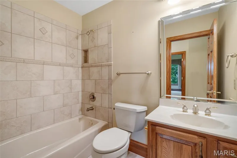 Full hall bathroom conveniently located in the lower level. — 4030 Austin Drive, St Charles, MO 63304