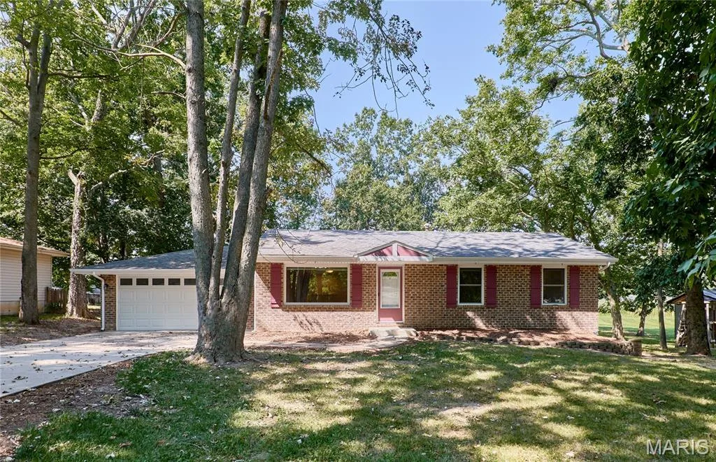 1397 Valli Lane, St Charles, MO 63304 — listing photo 1 of 57
