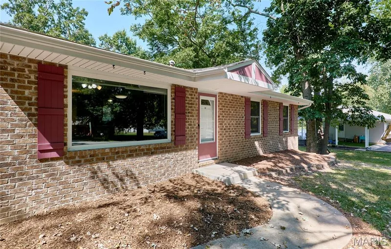 1397 Valli Lane, St Charles, MO 63304 — listing photo 5 of 57