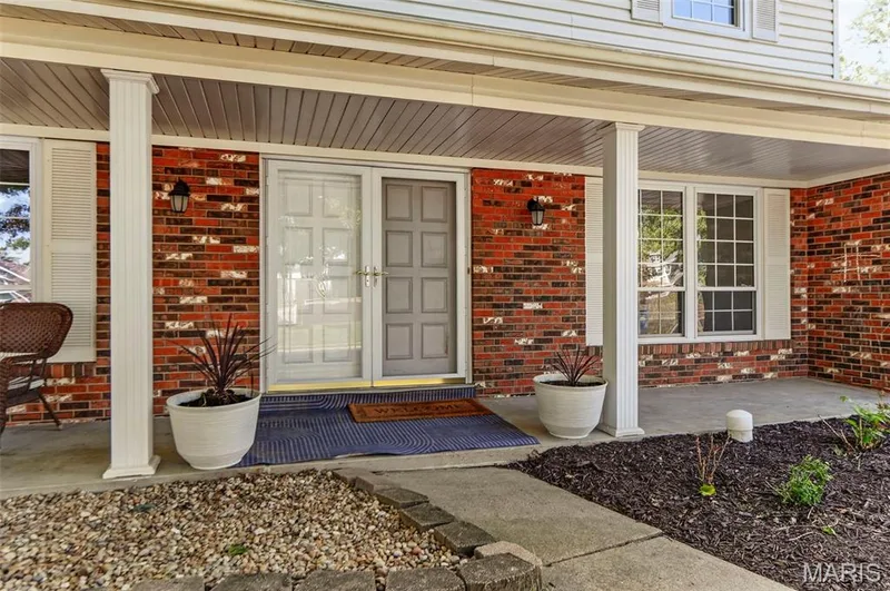 229 Cole Boulevard, St Charles, MO 63301 — listing photo 5 of 36