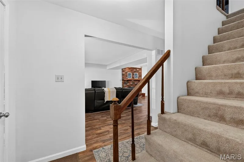 229 Cole Boulevard, St Charles, MO 63301 — listing photo 6 of 36
