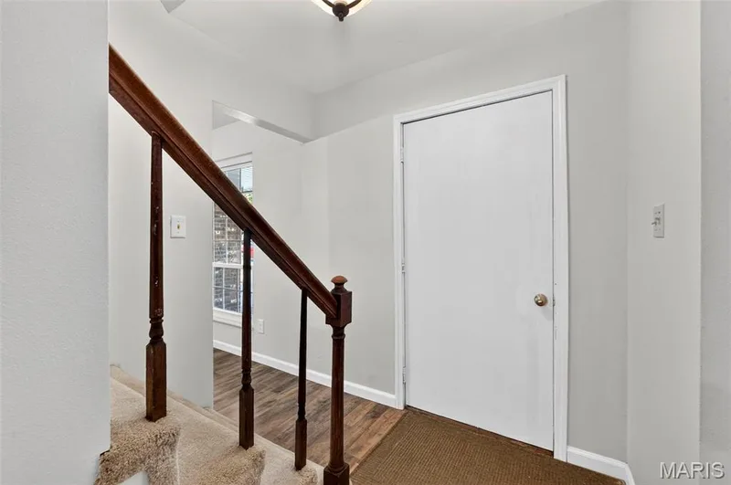 229 Cole Boulevard, St Charles, MO 63301 — listing photo 7 of 36