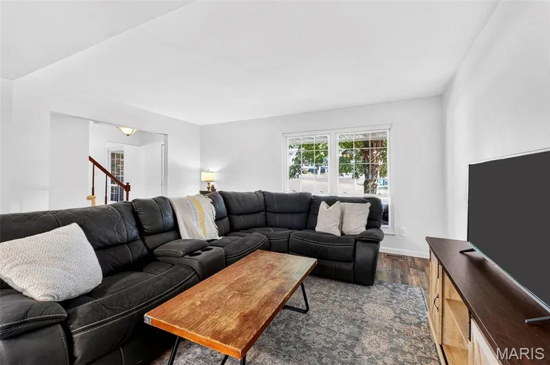 229 Cole Boulevard, St Charles, MO 63301 — listing photo 11 of 36