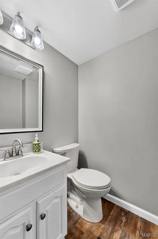 229 Cole Boulevard, St Charles, MO 63301 — listing photo 14 of 36