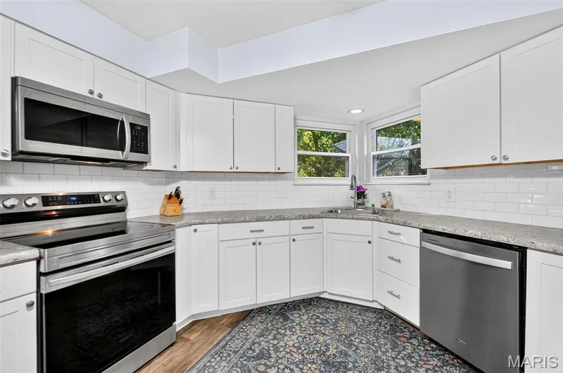 229 Cole Boulevard, St Charles, MO 63301 — listing photo 18 of 36