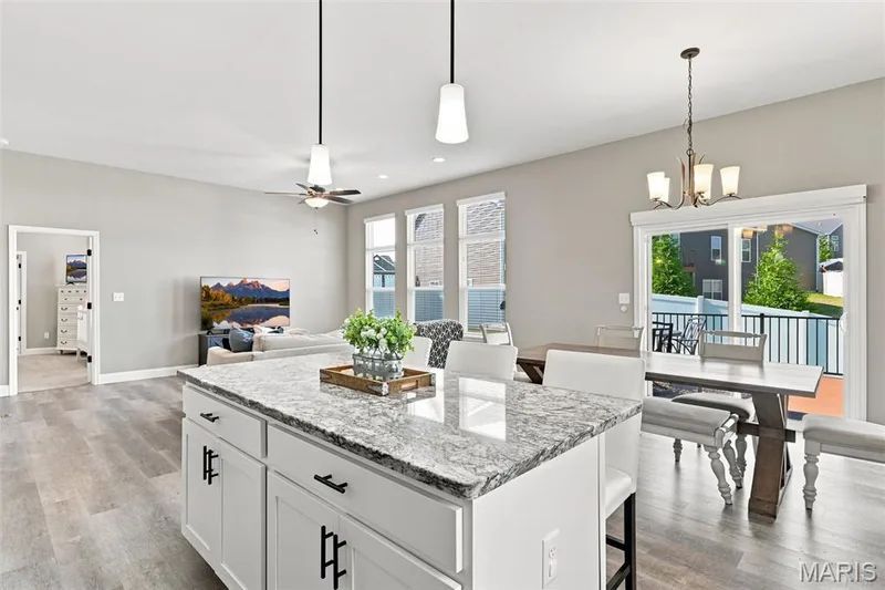 Granite prep / eating island kitchen open to great room — 130 Pomodora Circle, Wentzville, MO 63385