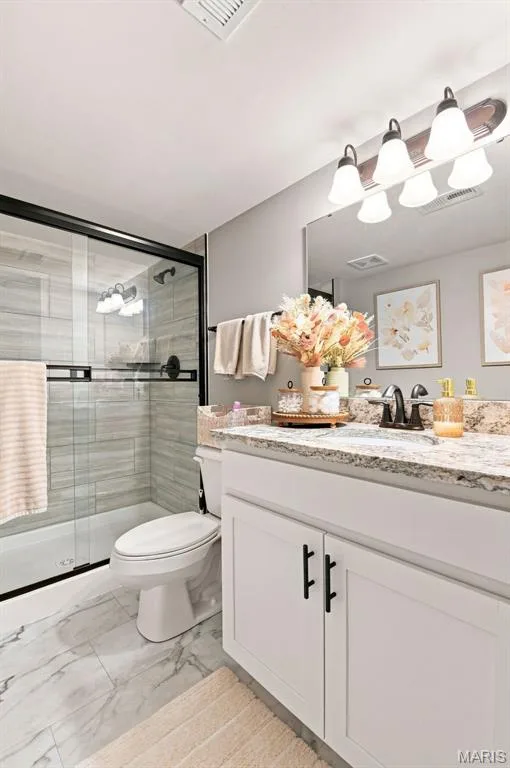 3rd full bath with upgraded vanity and shower... Perfect for In-laws and guests — 130 Pomodora Circle, Wentzville, MO 63385