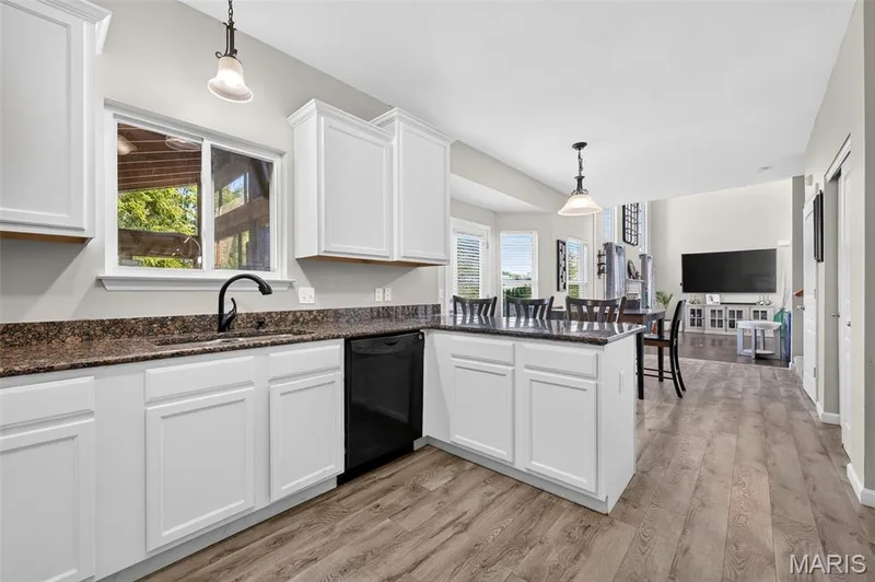 805 Mule Creek Drive, Wentzville, MO 63385 — listing photo 12 of 52
