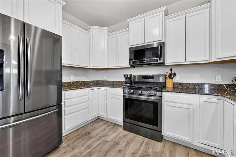 805 Mule Creek Drive, Wentzville, MO 63385 — listing photo 14 of 52
