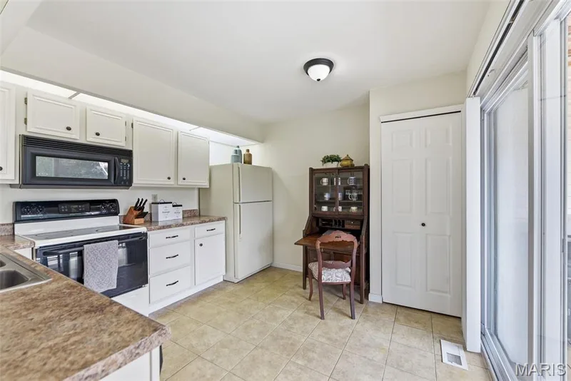 312 Waterside Drive, Wildwood, MO 63040 — listing photo 6 of 26