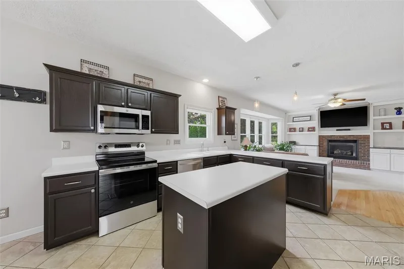 130 McCluer Drive, O'Fallon, MO 63368 — listing photo 6 of 32