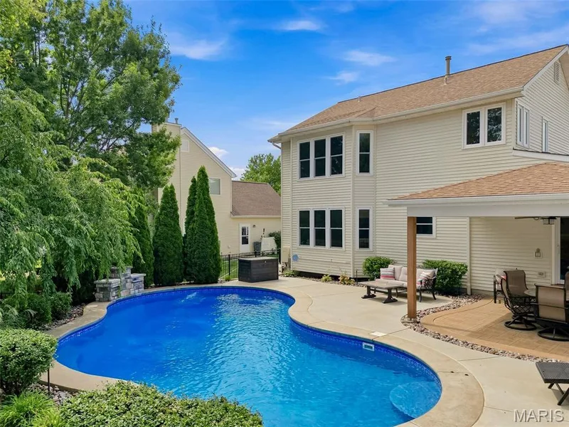 130 McCluer Drive, O'Fallon, MO 63368 — listing photo 3 of 32