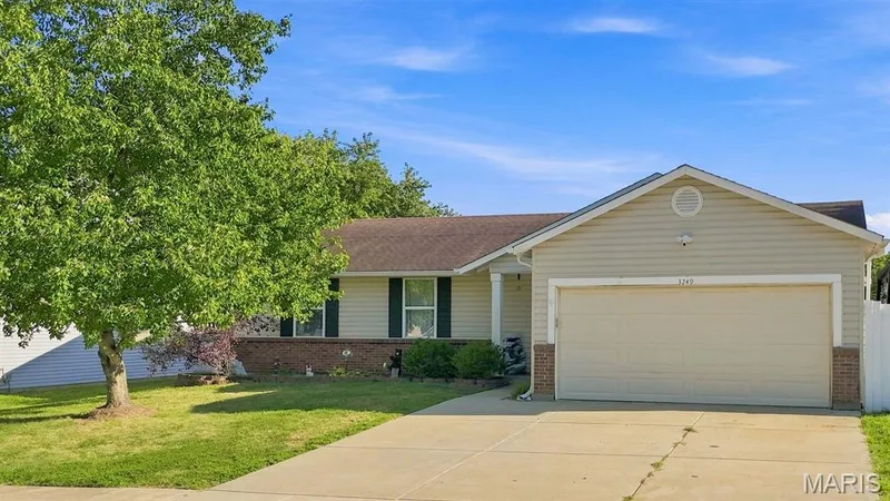 3249 Windwood Trails Drive, St Peters, MO — listing photo 1