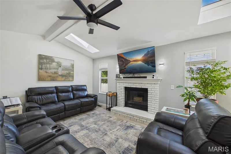 3249 Windwood Trails Drive, St Peters, MO 63303 — listing photo 3 of 19