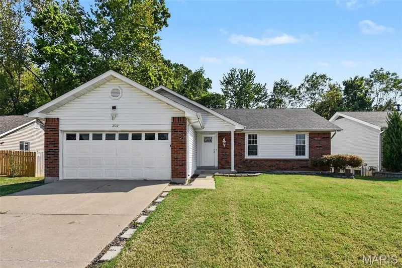 202 Barrington Drive, St Peters, MO β listing photo 1