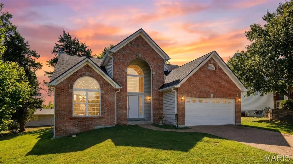 2012 Archway Drive, Wentzville, MO 63385 — listing photo 1 of 50