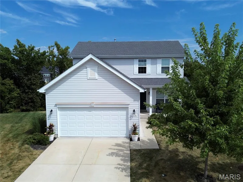 526 Golden Leaf Court, Lake St. Louis, MO β listing photo 1