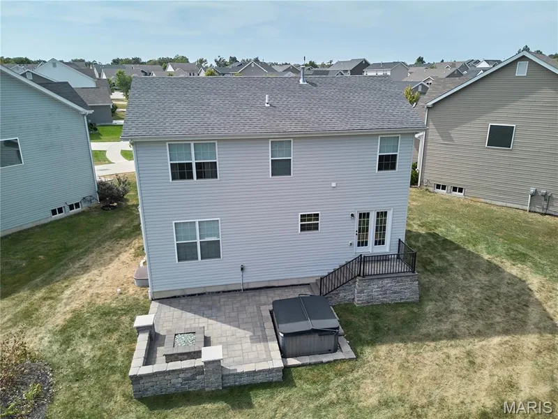526 Golden Leaf Court, Lake St. Louis, MO 63367 — listing photo 3 of 45