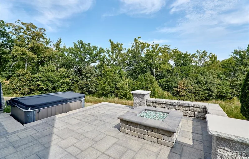 526 Golden Leaf Court, Lake St. Louis, MO 63367 — listing photo 4 of 45