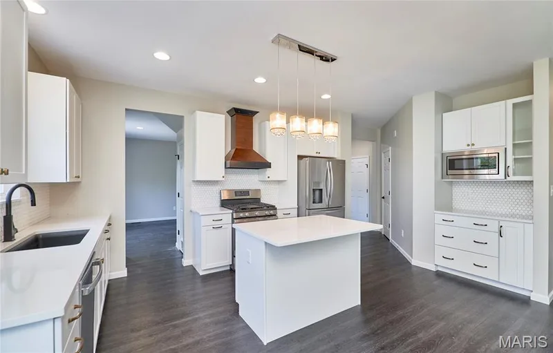 526 Golden Leaf Court, Lake St. Louis, MO 63367 — listing photo 10 of 45