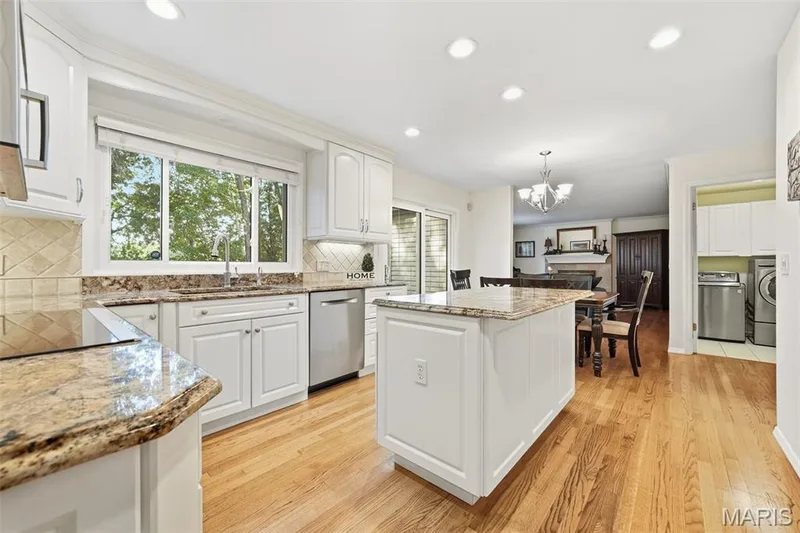 14424 White Pine Ridge Lane, Chesterfield, MO 63017 — listing photo 15 of 46