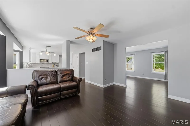 24 Declaration Trail, O'Fallon, MO 63368 — listing photo 5 of 30