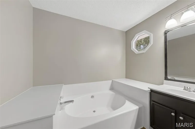 24 Declaration Trail, O'Fallon, MO 63368 — listing photo 17 of 30