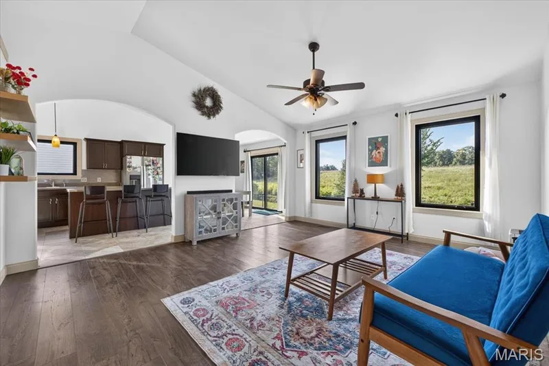 136 Prairie Bluffs Drive, Wentzville, MO 63385 — listing photo 2 of 40