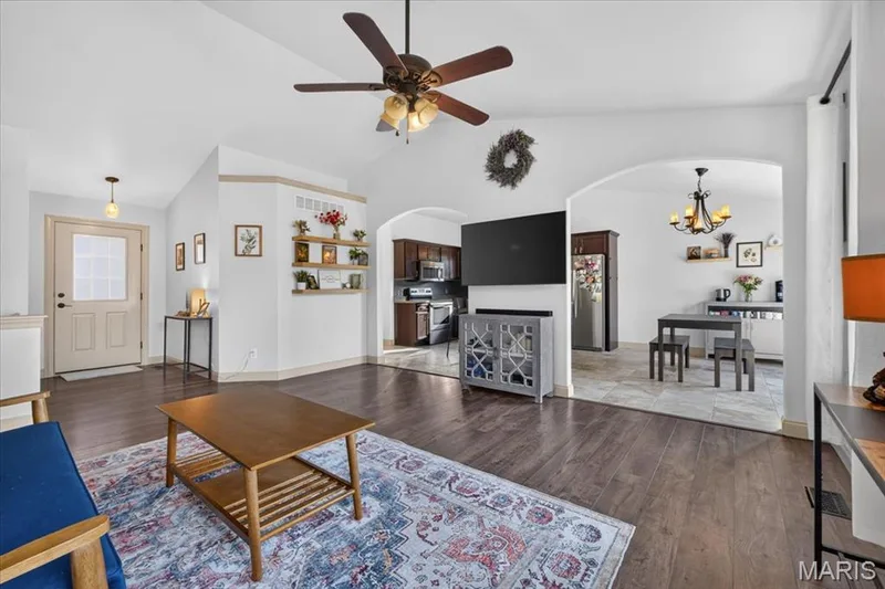 136 Prairie Bluffs Drive, Wentzville, MO 63385 — listing photo 12 of 40