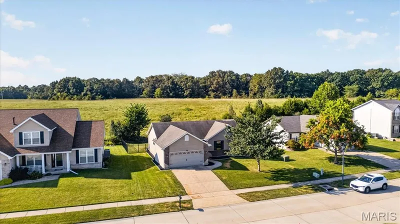 136 Prairie Bluffs Drive, Wentzville, MO 63385 — listing photo 39 of 40