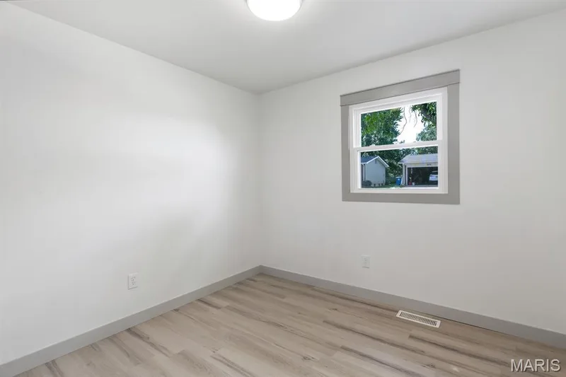 1st bedroom main level — 3424 La Salle Drive, St Charles, MO 63301